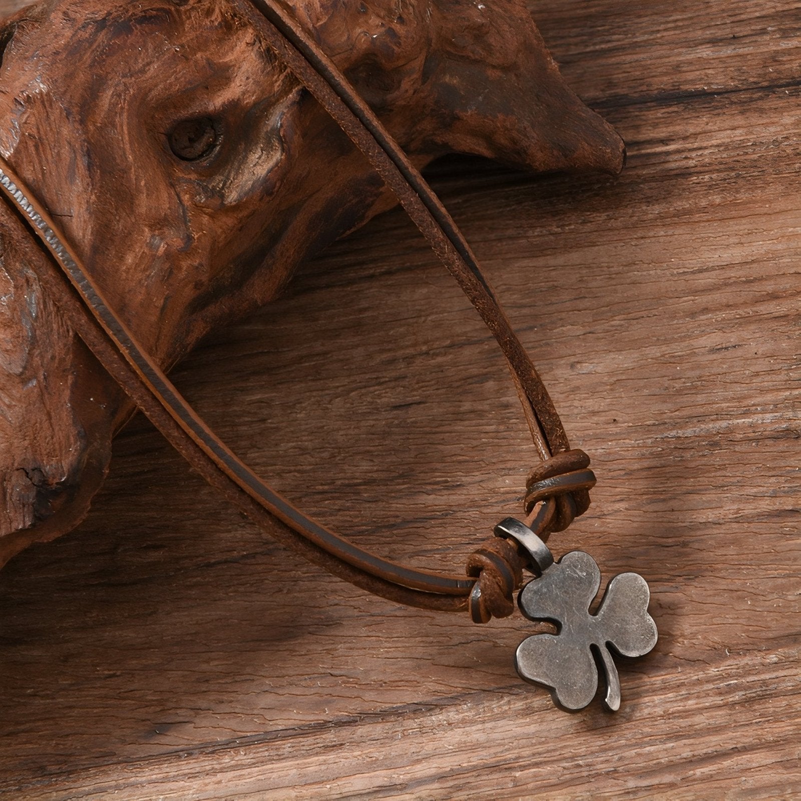 Collier trèfle à quatre feuilles mixte, cordon en cuir marron ou noir, style vintage porte - bonheur