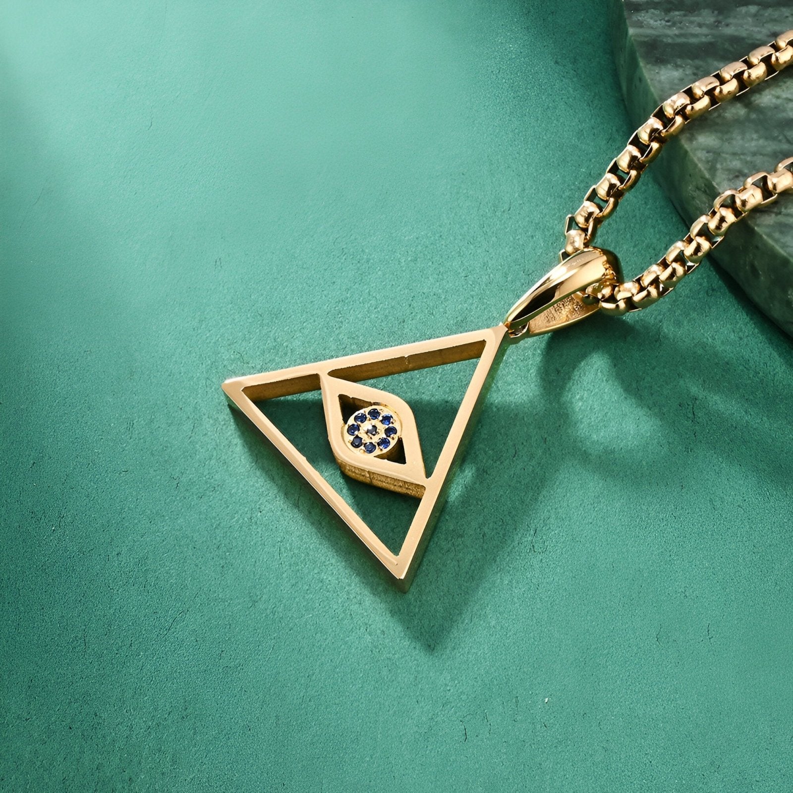 Collier triangle moderne, motif œil protecteur, serti de zircon bleuté, modèle Nazir