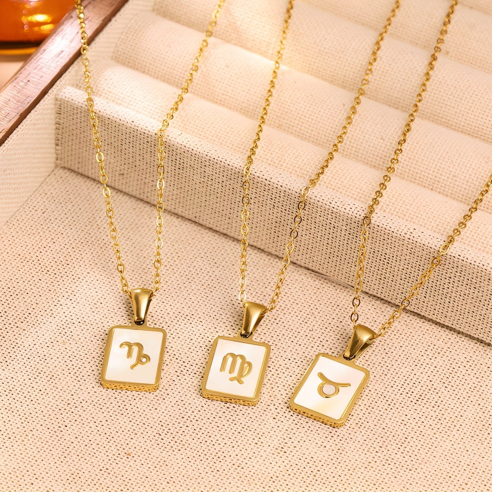 Collier zodiaque femme, pendentif signe astrologique rectangle nacré, en acier inoxydable plaqué or