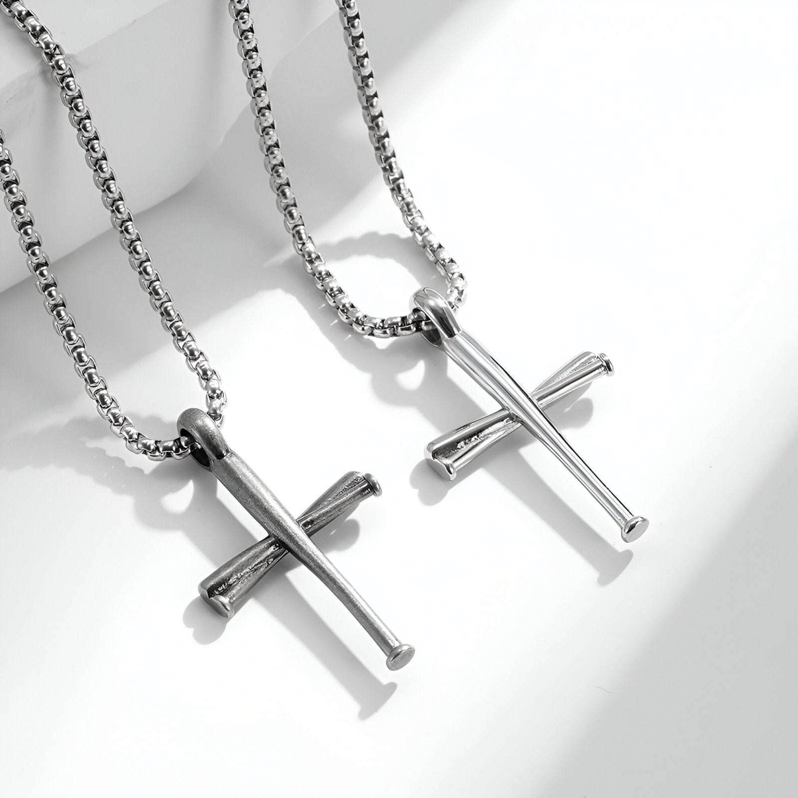 Croix gothique moderne, pendentif en acier brut, style underground masculin, modèle Zareth