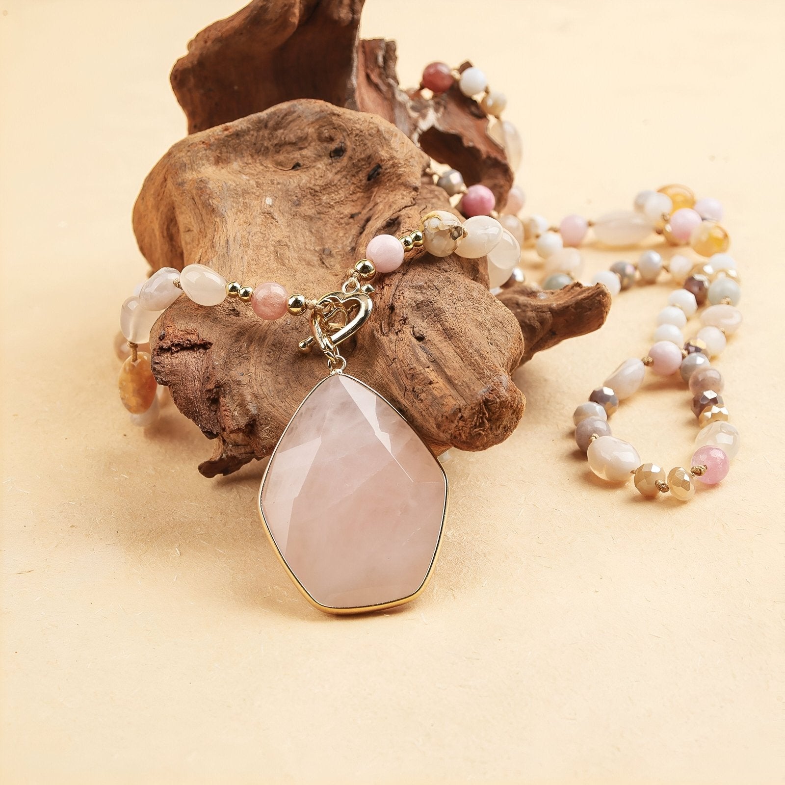Sautoir en pierres naturelles de quartz rose, pendentif facetté, style bohème romantique, modèle Florentine