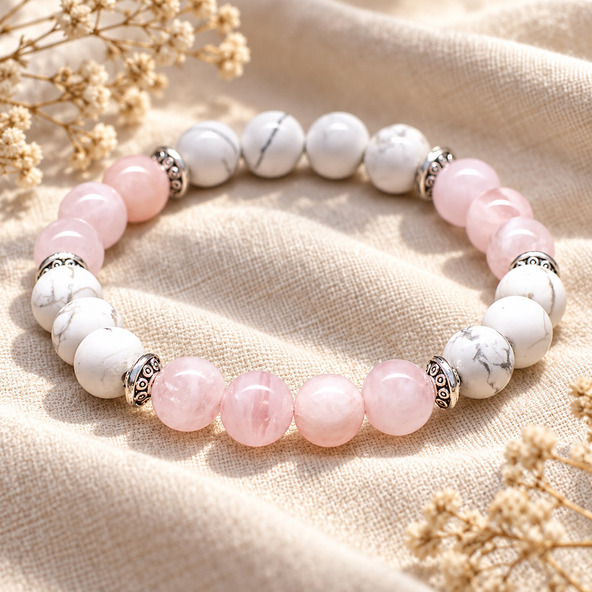 Amorélia armband van rozenkwarts en howliet, symbool van liefde en harmonie
