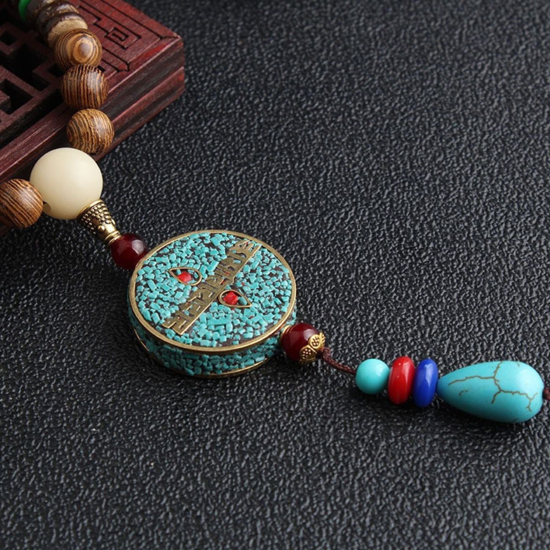 Women's necklace made of wooden beads, with a blue mantra pendant, natural stone and metal alloy, bohemian style