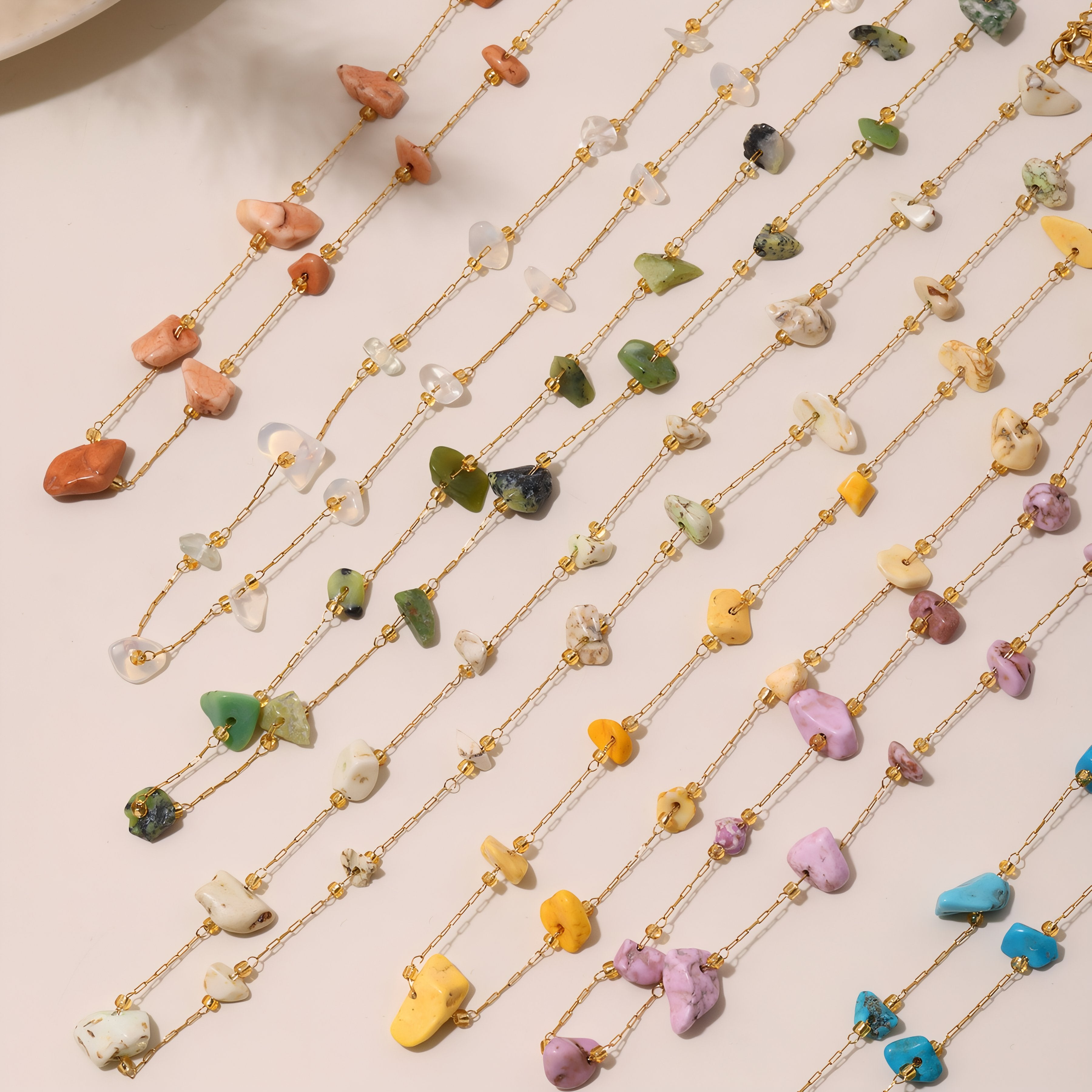 Women's choker necklace with natural stones, made of stainless steel, bohemian style