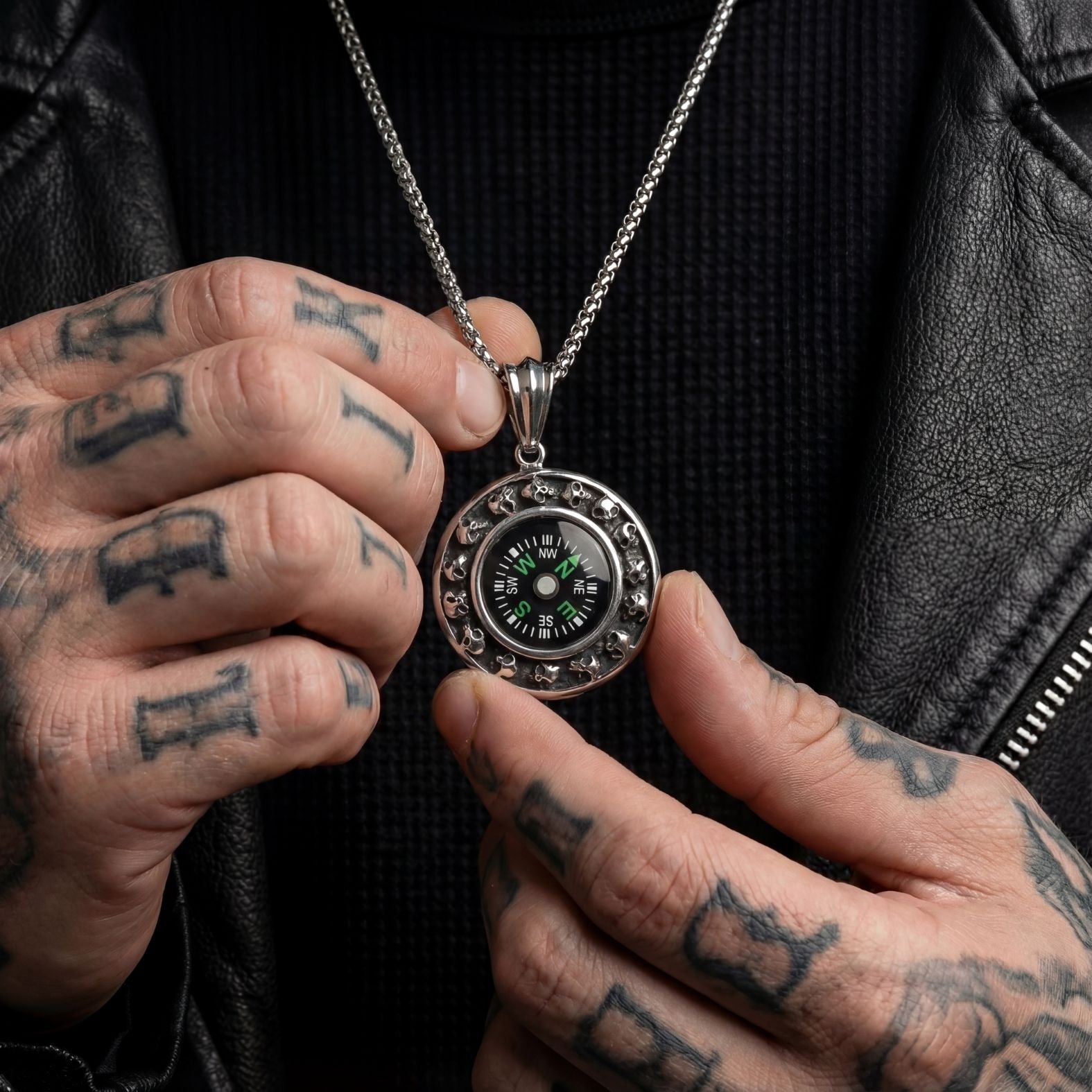 Men's stainless steel compass pendant necklace decorated with skulls, urban look