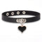 Emo-Halsband für Damen aus schwarzem Kunstleder mit Herzanhänger