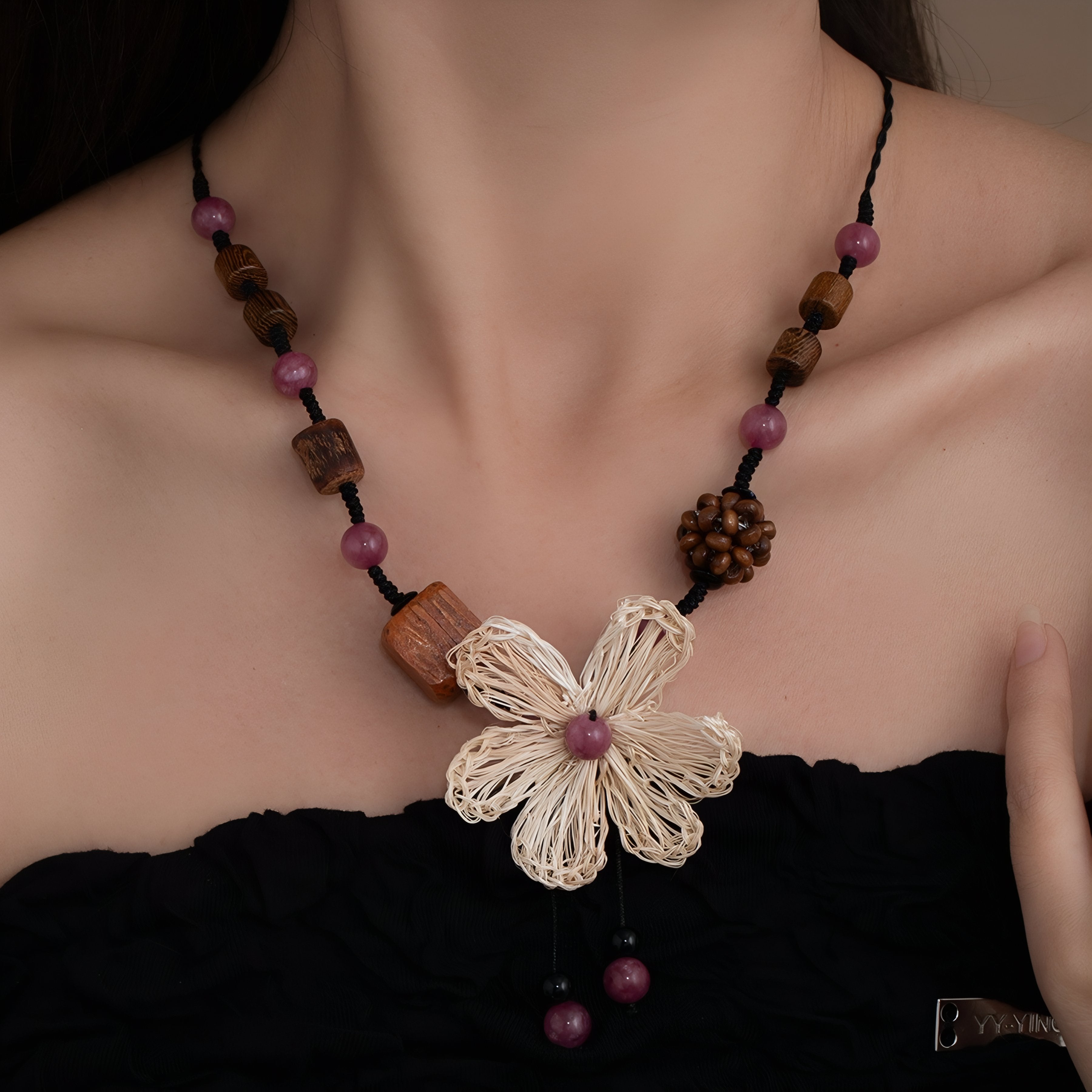 Collier pour Femme en Perles de Bois, avec fibre végétales, cordon ajustable, style asiatique