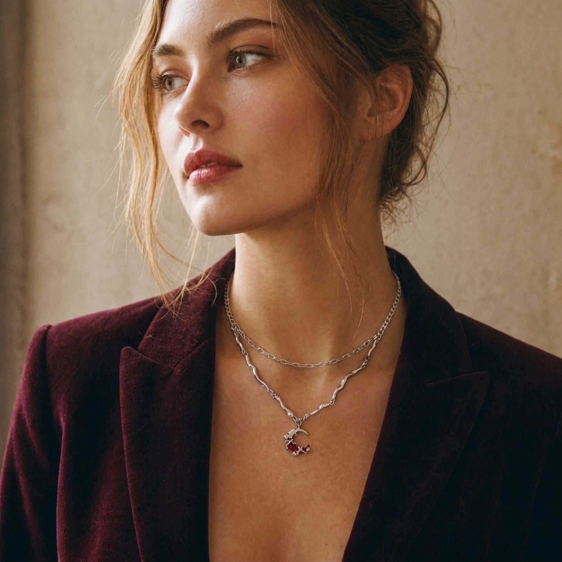 Collier gothique multi-rangs pour femme, en alliage métallique, avec pendentif croissant de lune