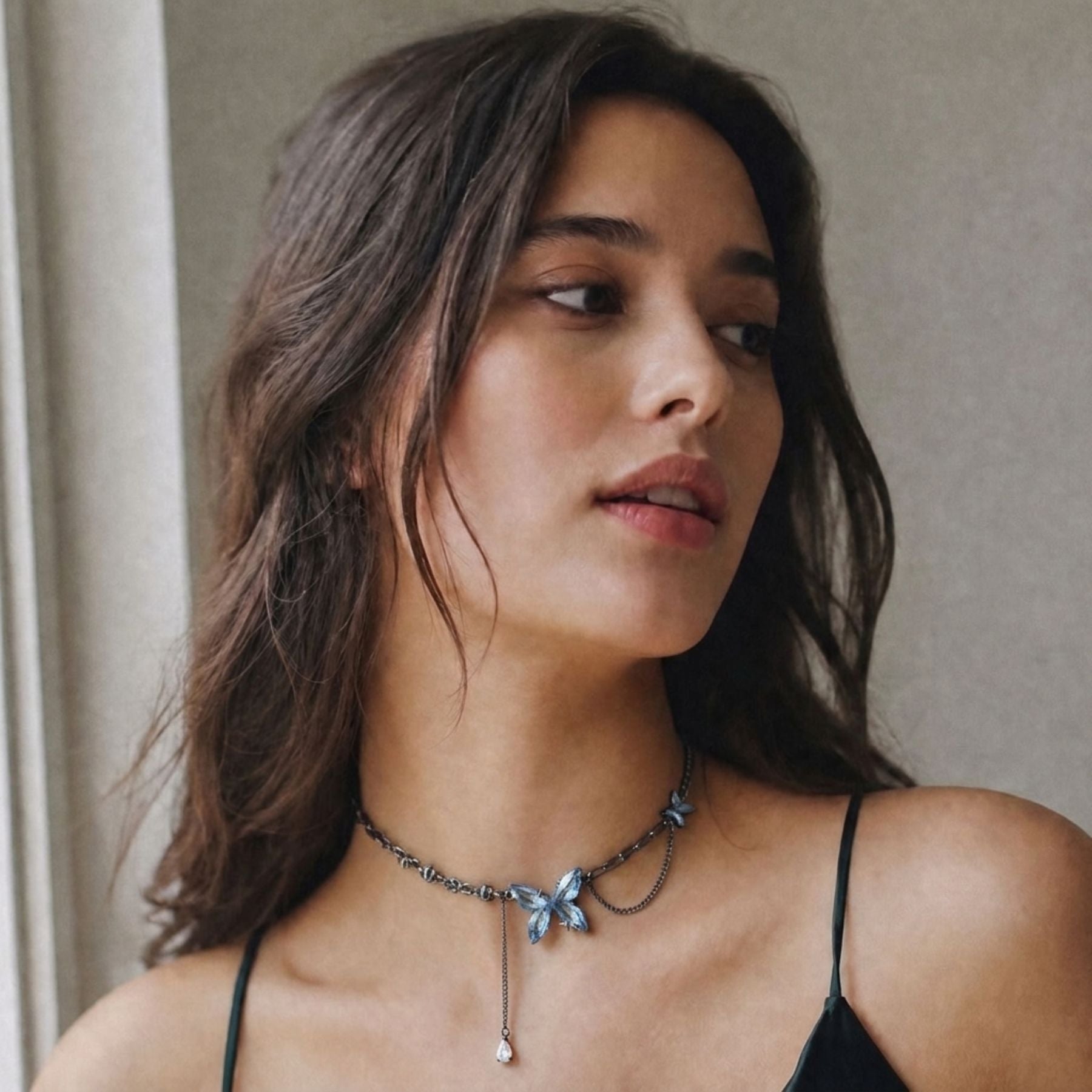 Collier grunge pour femme, en cuivre, avec pendentif papillon bleu effet cristal