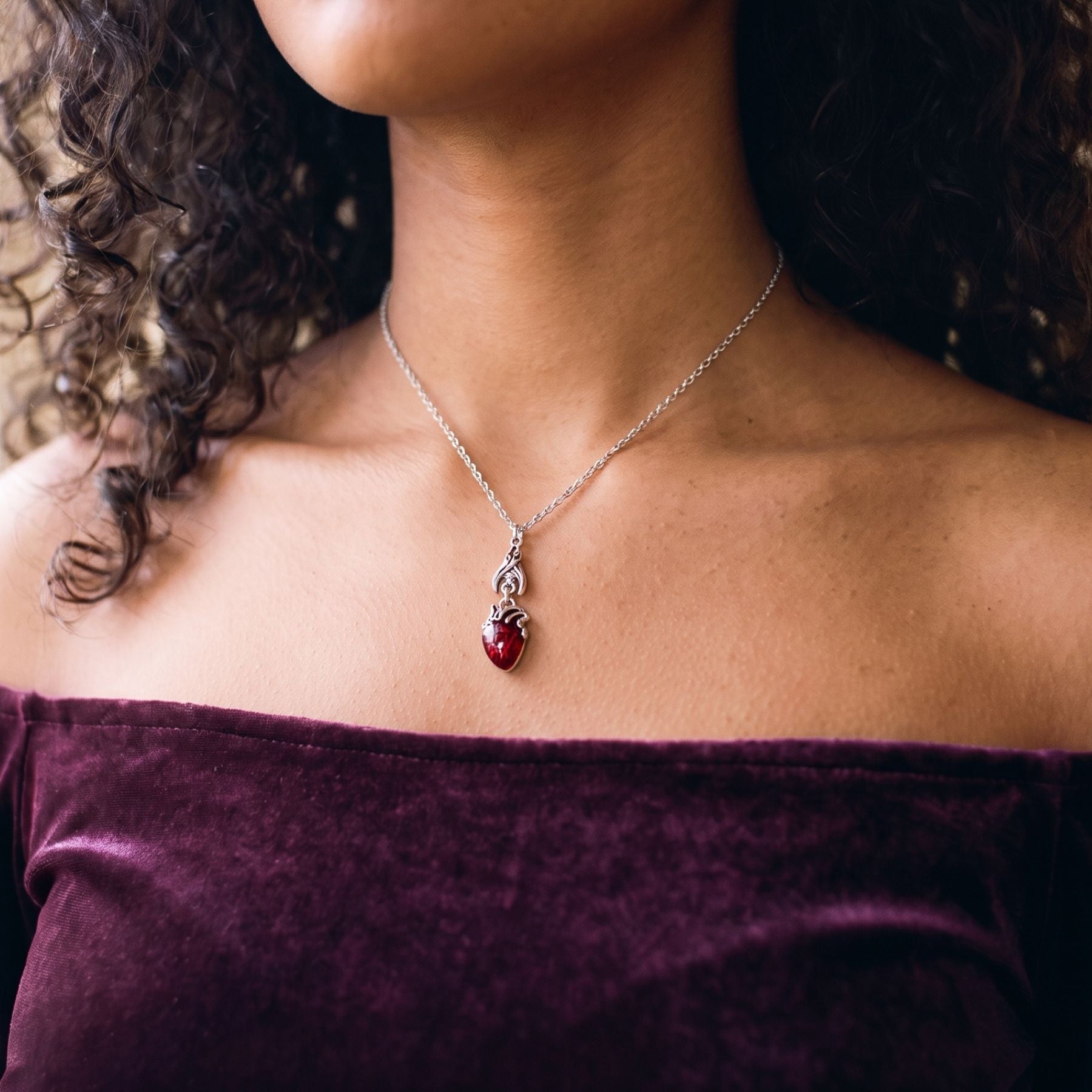 Collier dark romance pour femme, en alliage de zinc, avec cristal rouge