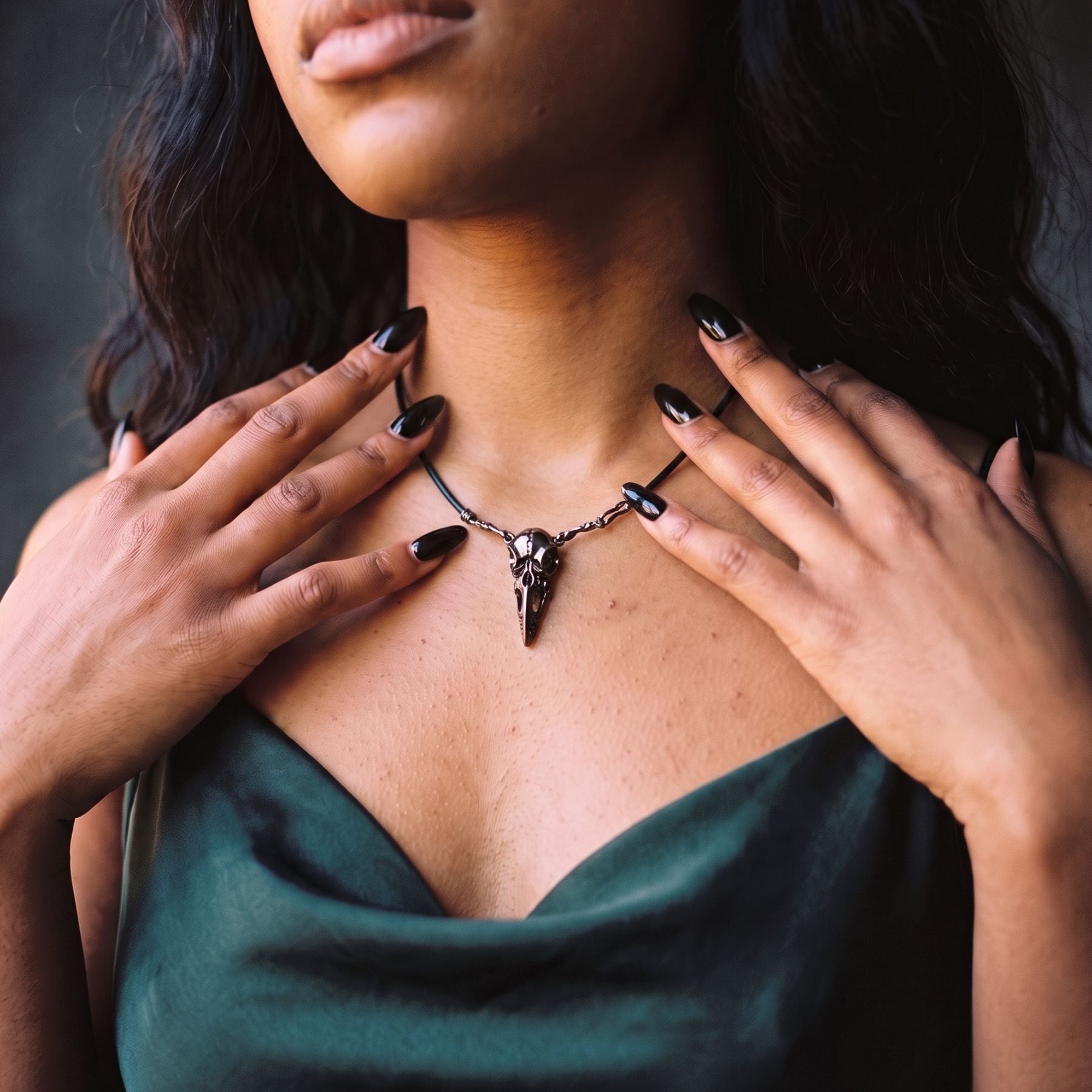 Collier crâne de corbeau pour femme, en alliage de zinc, ras de cou style gothique