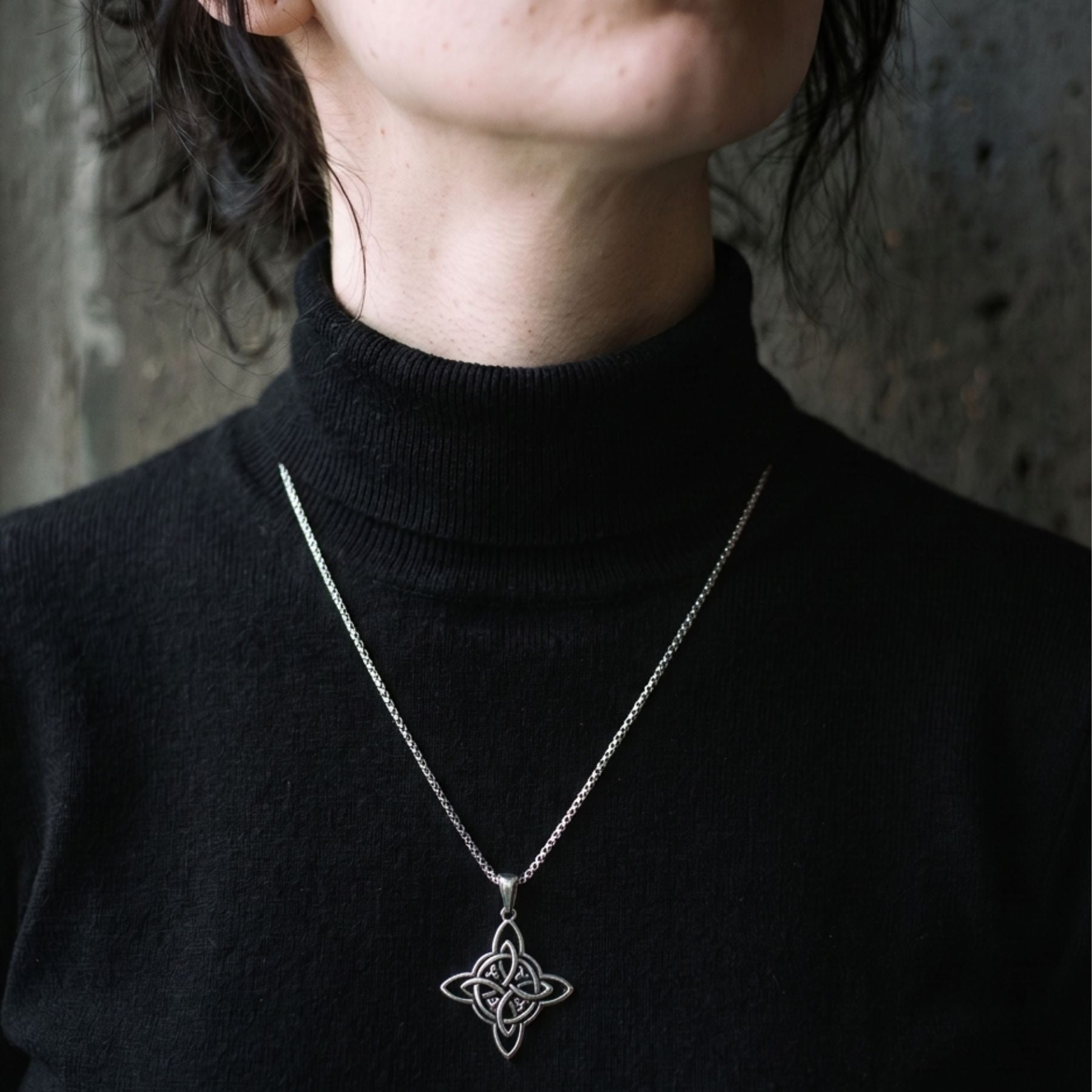 Collier nœud celtique unisexe, en acier inoxydable argenté, style gothique