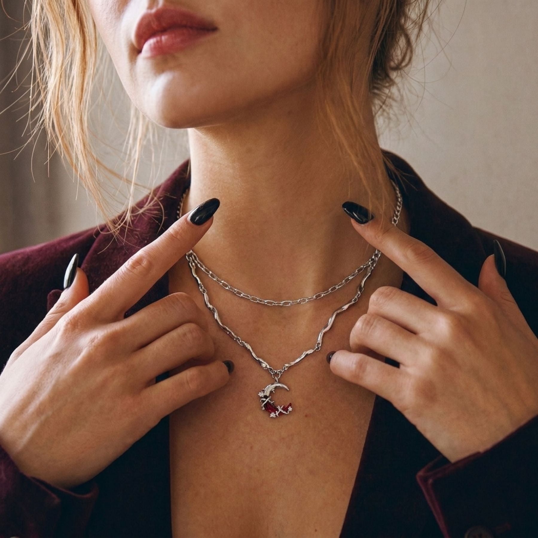 Collier gothique multi-rangs pour femme, en alliage métallique, avec pendentif croissant de lune