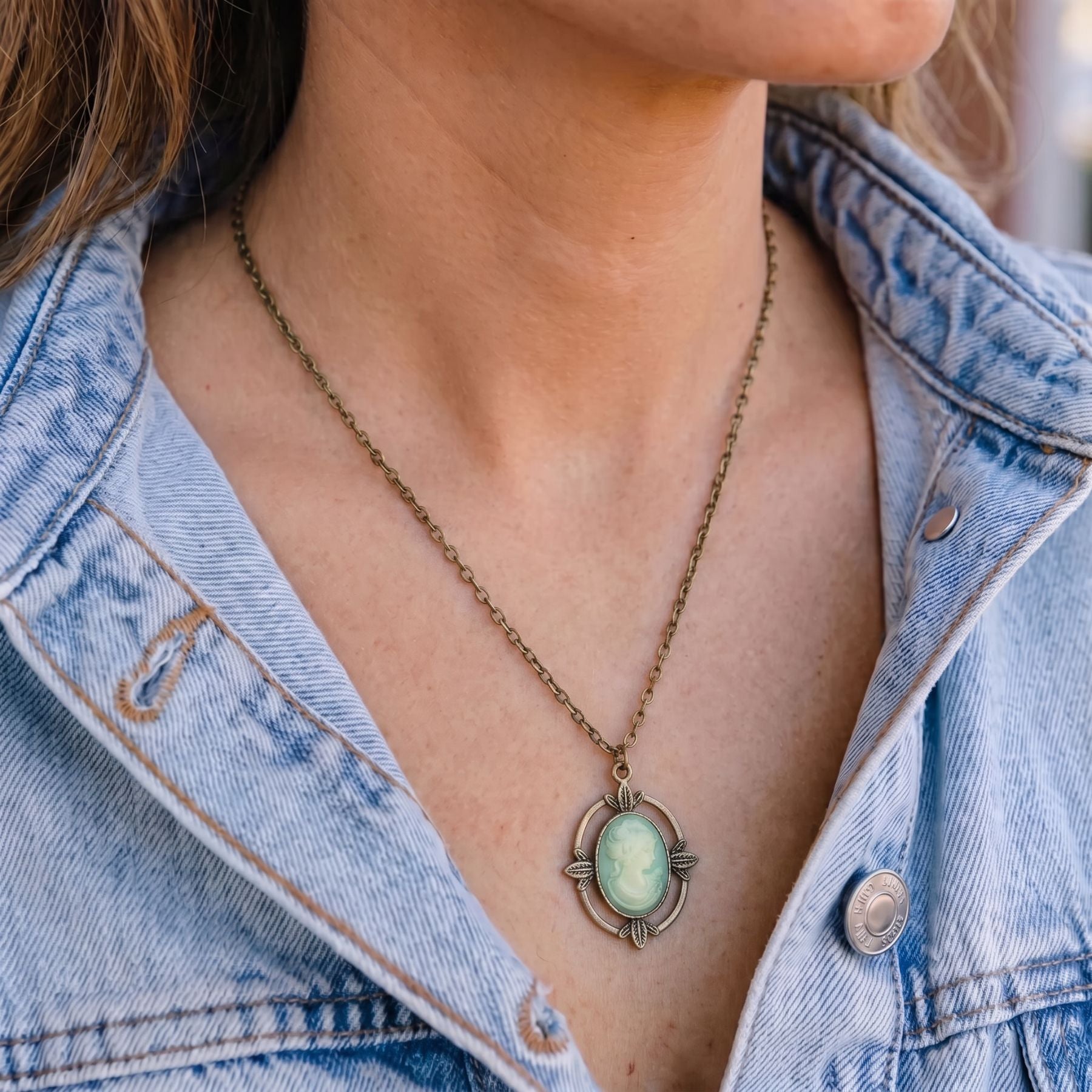 Collana Vampire Diaries da donna, in lega metallica, ciondolo ovale verde turchese