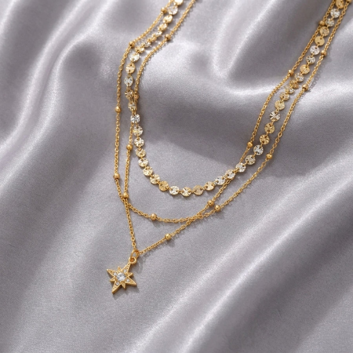 Naisten layering-kaulakoru, ruostumatonta terästä, kolminkertainen, tähtiriipuksella