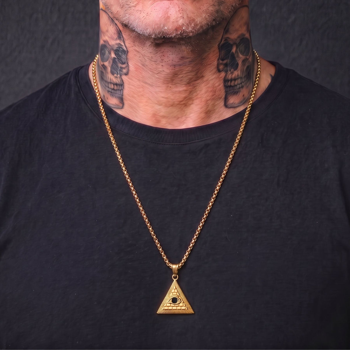 Collier pendentif œil de la Providence pour homme, en acier inoxydable, pyramide égyptienne triangulaire sculptée