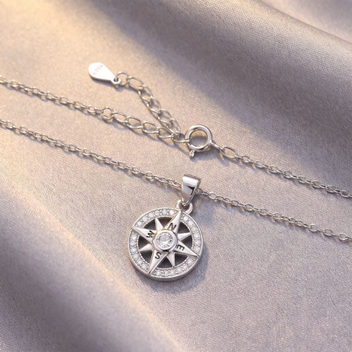 Collar brújula para mujer, de plata 925, con circonita brillante