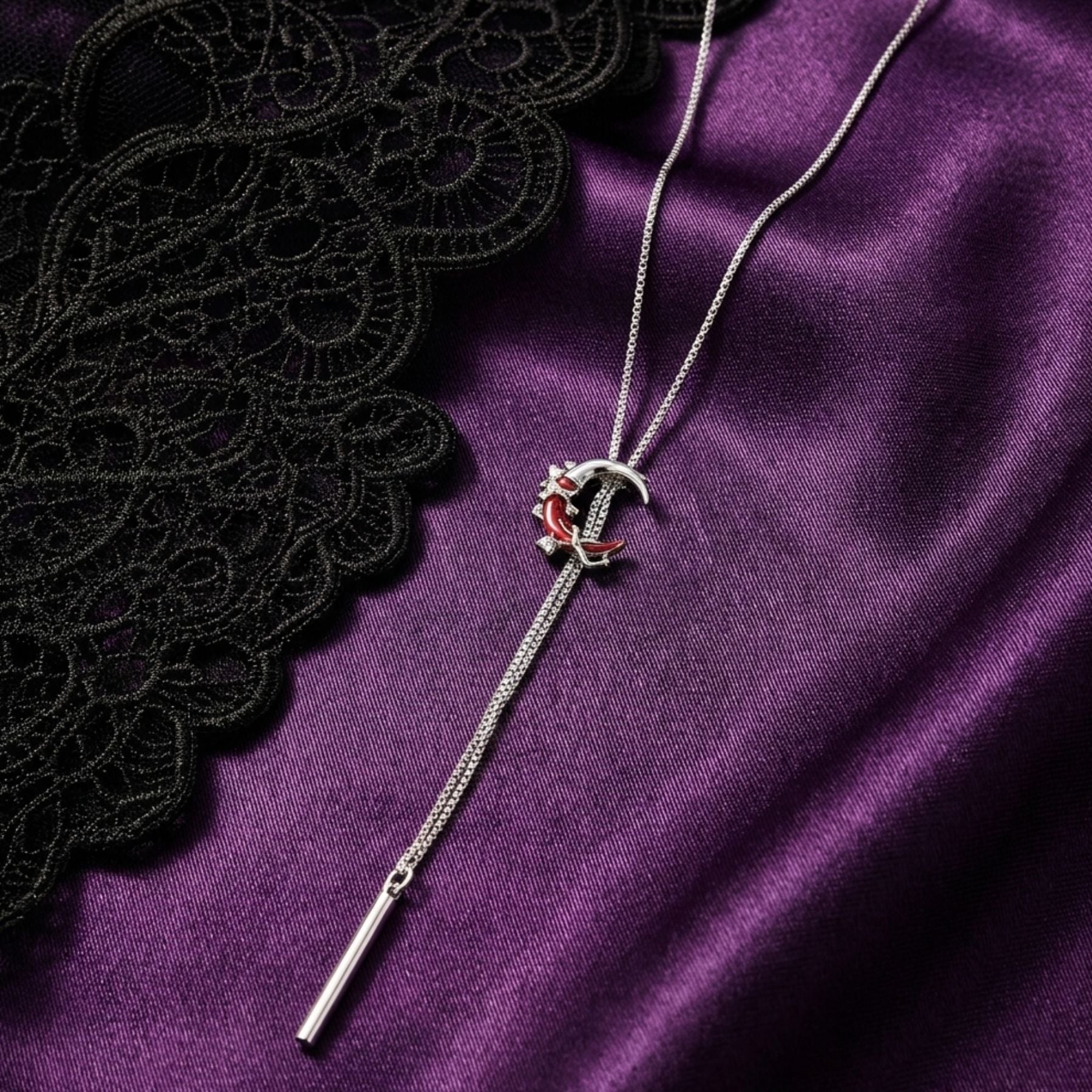 Collier cravate gothique pour femme, en alliage métallique, avec pendentif croissant de lune