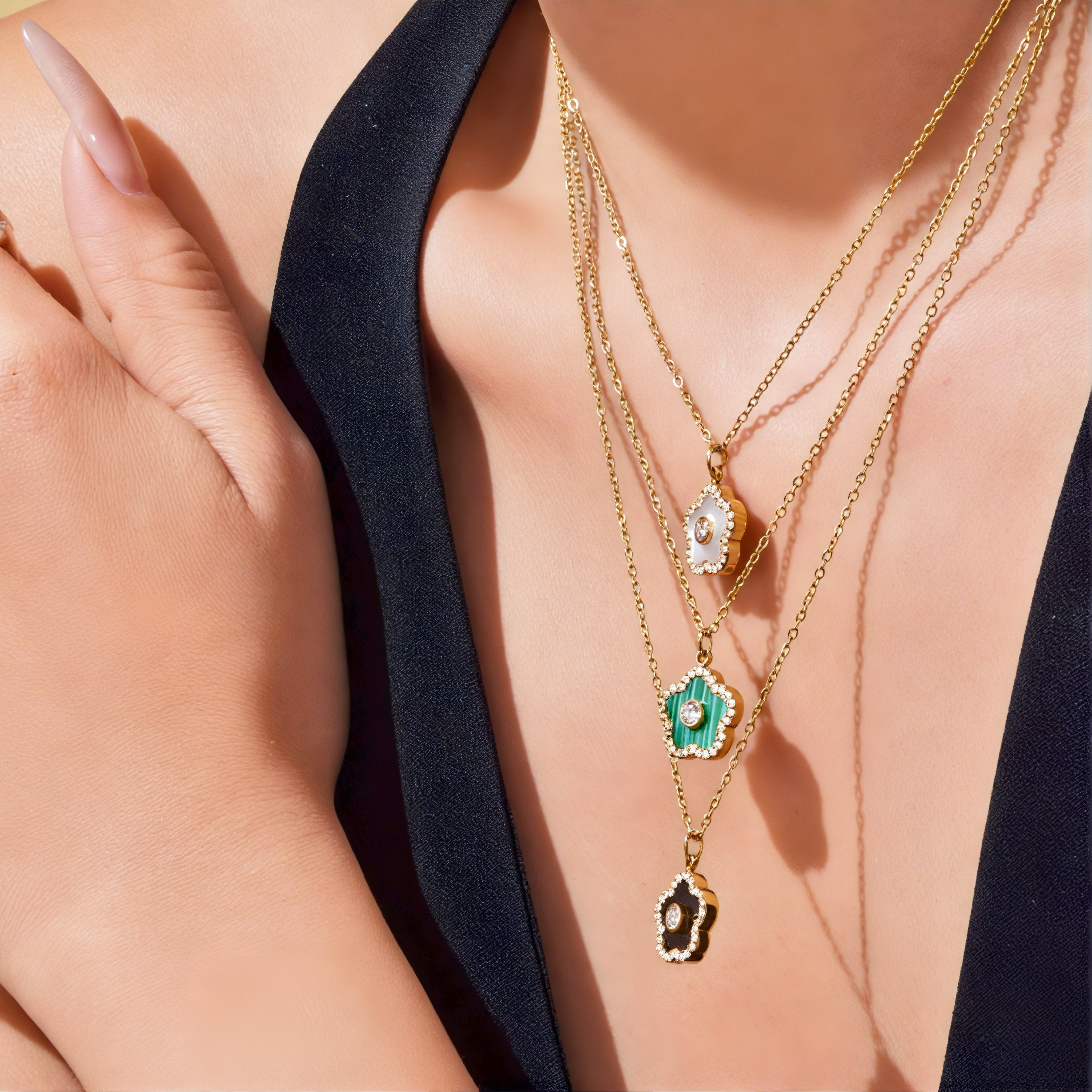 Collier pendentif fleur pour femme, avec zircon et agate, en acier inoxydable