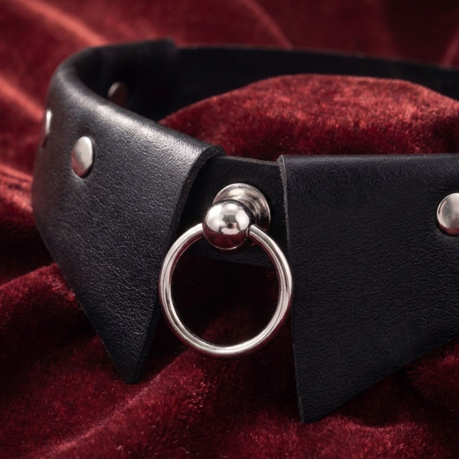 Collier ras de cou gothique pour femme, faux col en simili cuir noir, avec anneau argenté