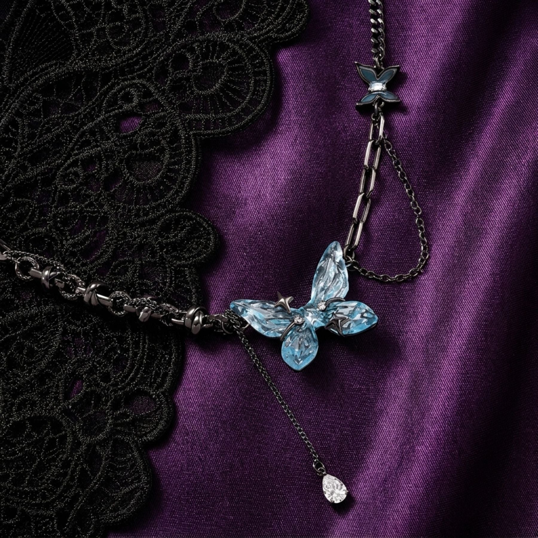 Collier grunge pour femme, en cuivre, avec pendentif papillon bleu effet cristal