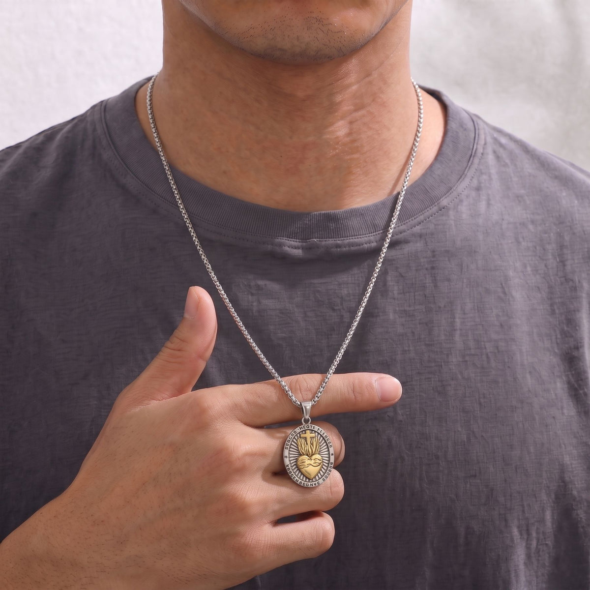 Collier cœur sacré de Jésus pour homme, en acier inoxydable, style religieux