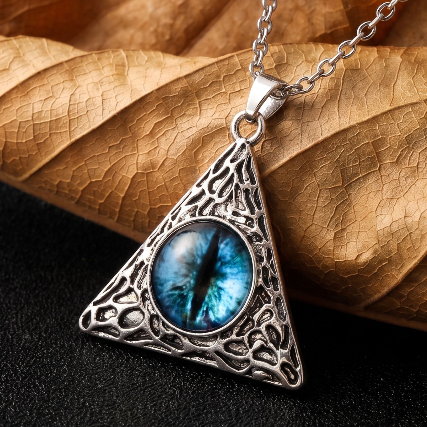 Collier satanique unisexe, en alliage de zinc, avec pendentif oeil de sauron triangulaire