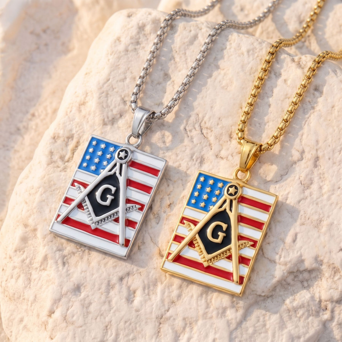 Freimaurer-Anhängerkette für Herren, aus Edelstahl, Winkelmaß und Zirkel mit Buchstabe G auf amerikanischer Flagge