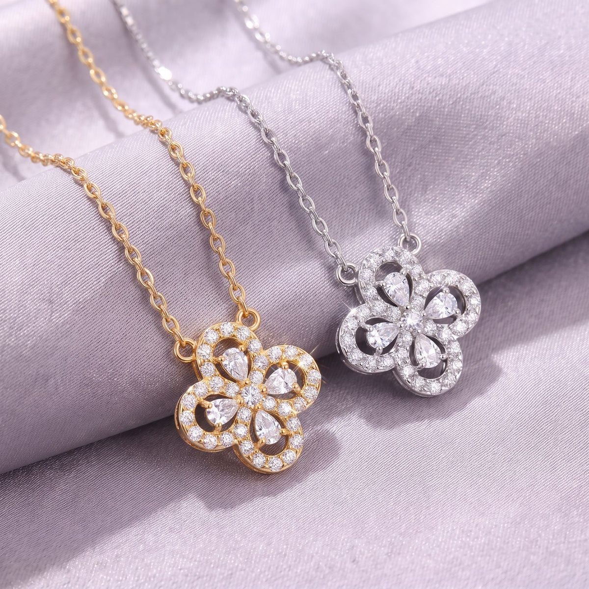 Collier trèfle pour femme, en acier titane, avec cristaux scintillants