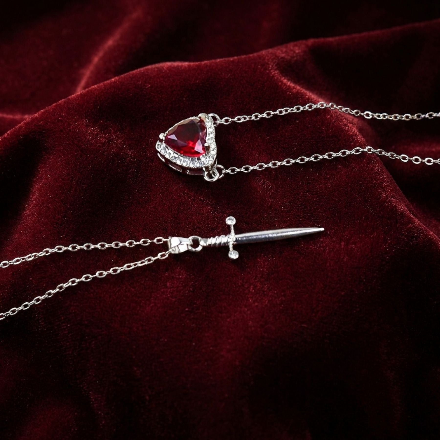 Collier 2 en 1 dark romance pour femme, en alliage de zinc, multi-pendentifs cœur et poignard