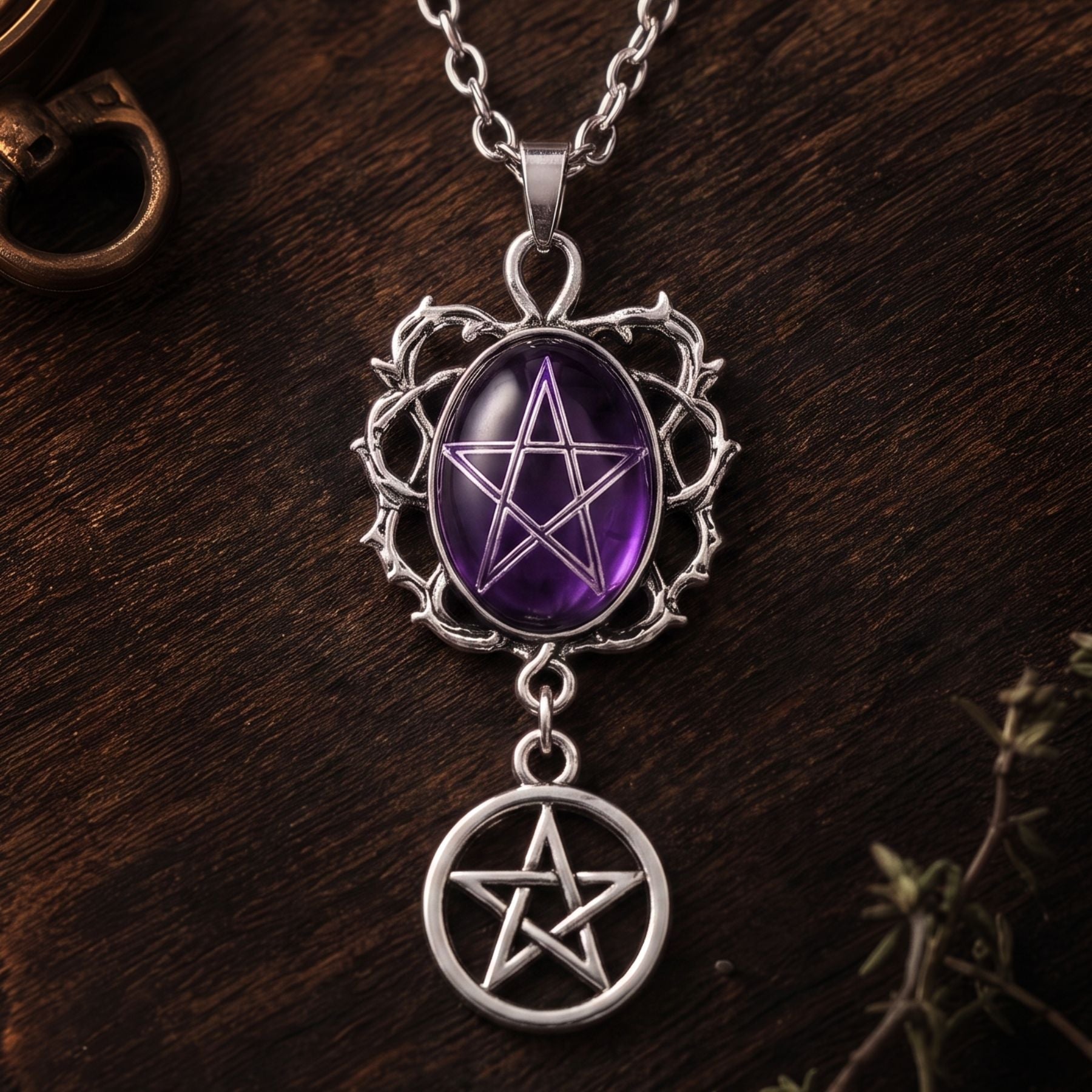 Dámský satanský pentagramový náhrdelník ze slitiny zinku s fialovým kamenem