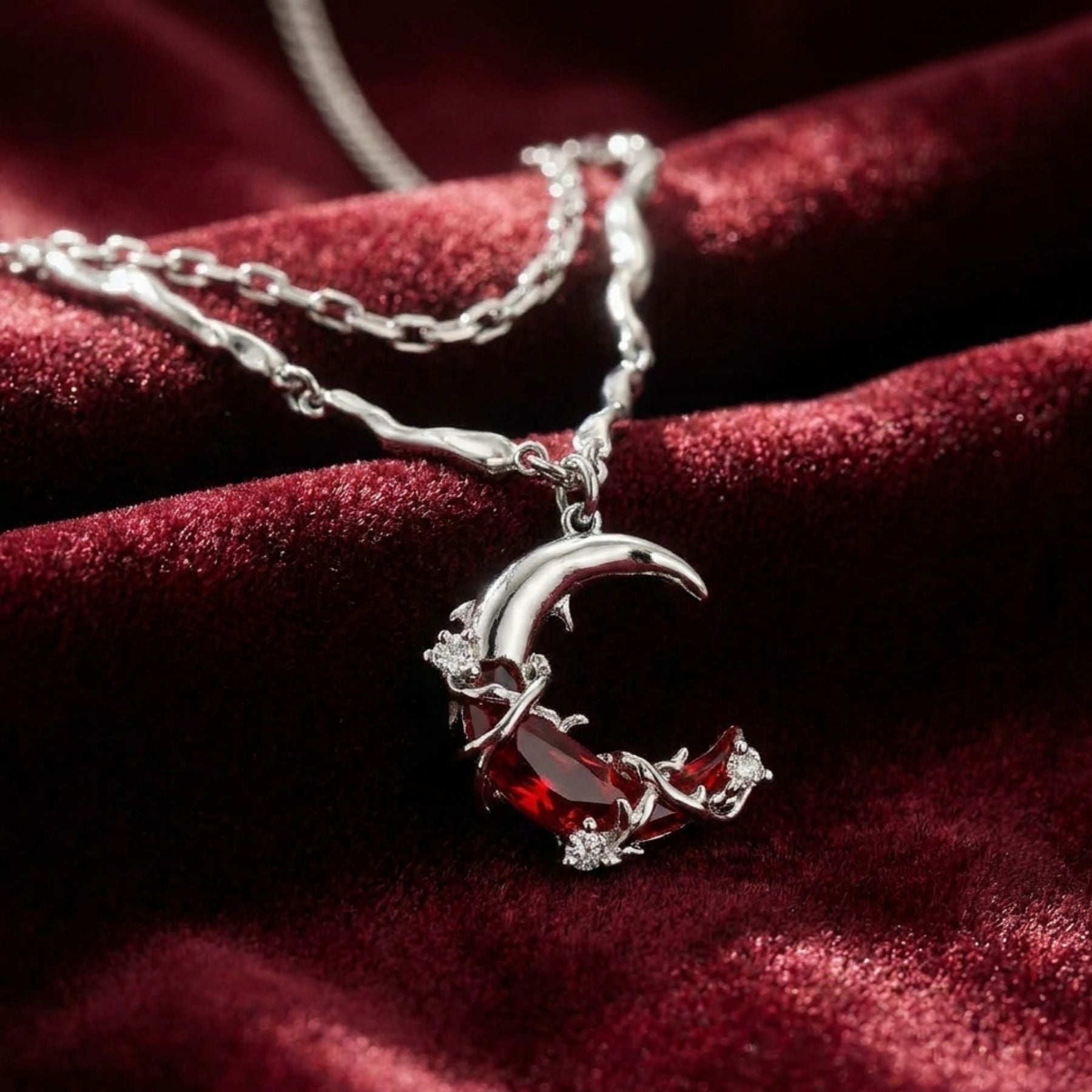 Collier gothique multi-rangs pour femme, en alliage métallique, avec pendentif croissant de lune