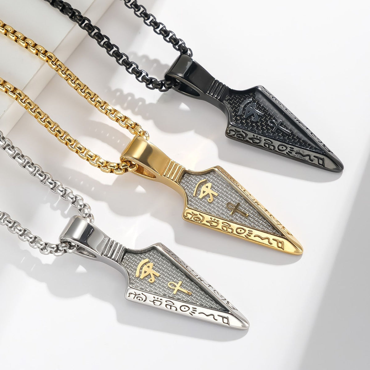 Pánský náhrdelník s egyptskými symboly Oko Horovo, z nerezové oceli, starožitný design