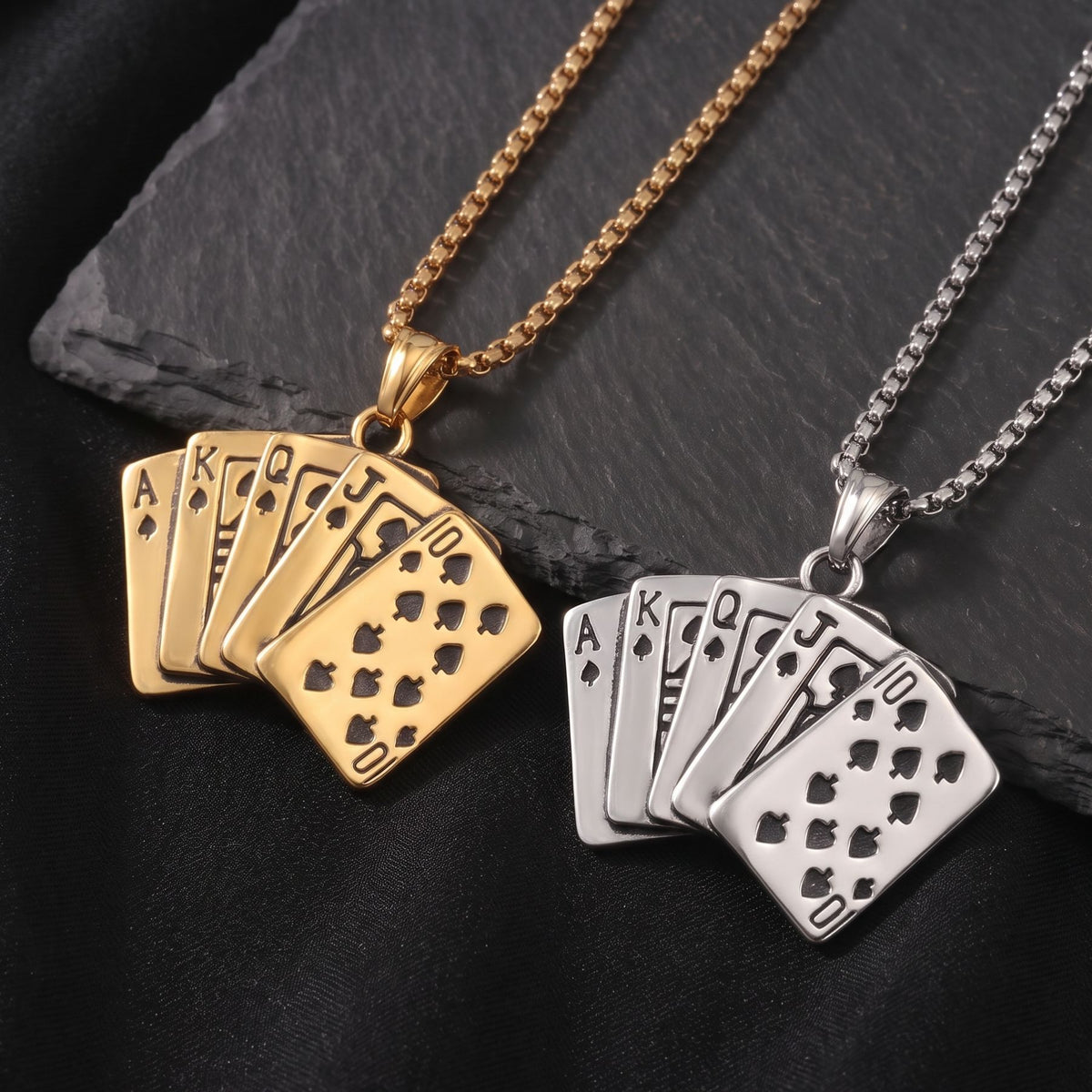 Collier pendentif quinte flush royale pour homme, en acier inoxydable, éventail de cartes de poker