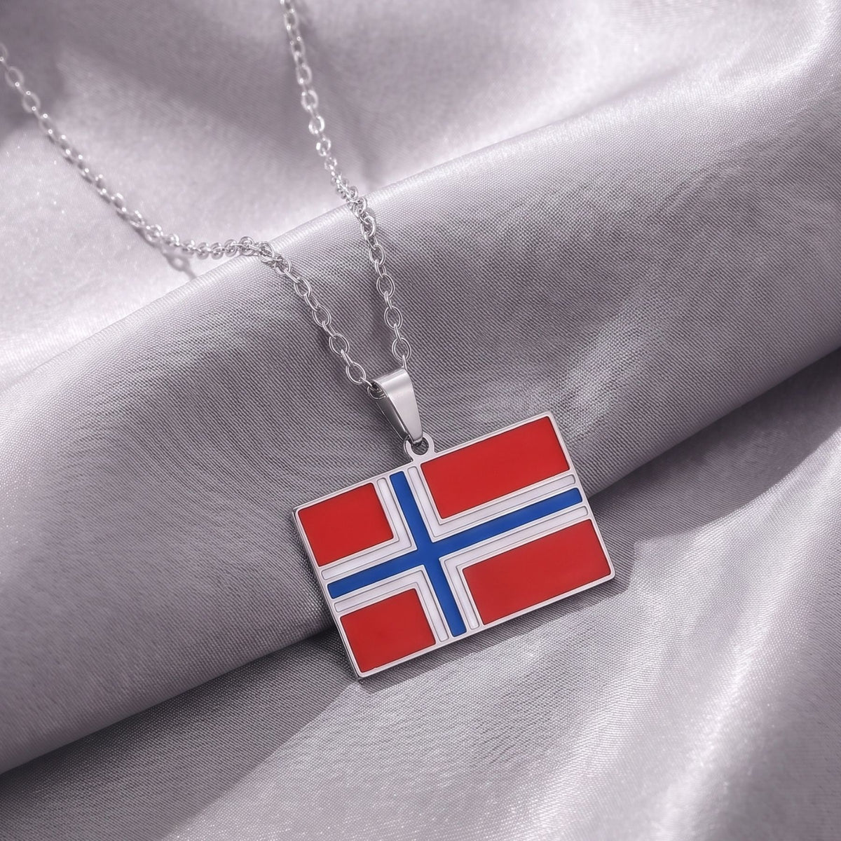 Colar com bandeira da Noruega unissexo, em aço inoxidável, pendente esmaltado nas cores da bandeira norueguesa