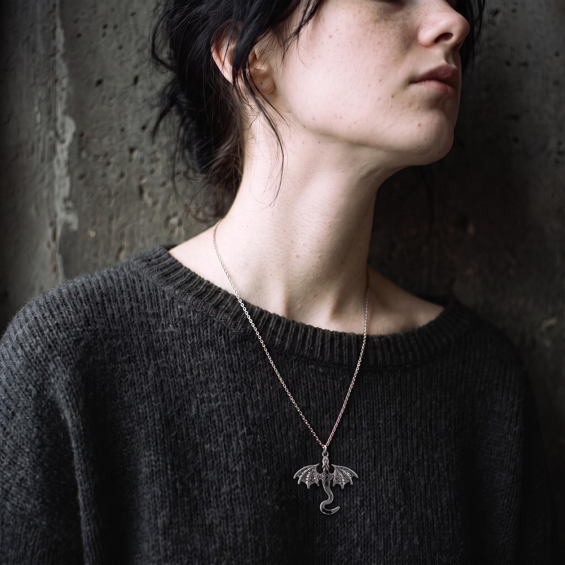 Collier dragon pour femme, en alliage de zinc argenté, avec cristal