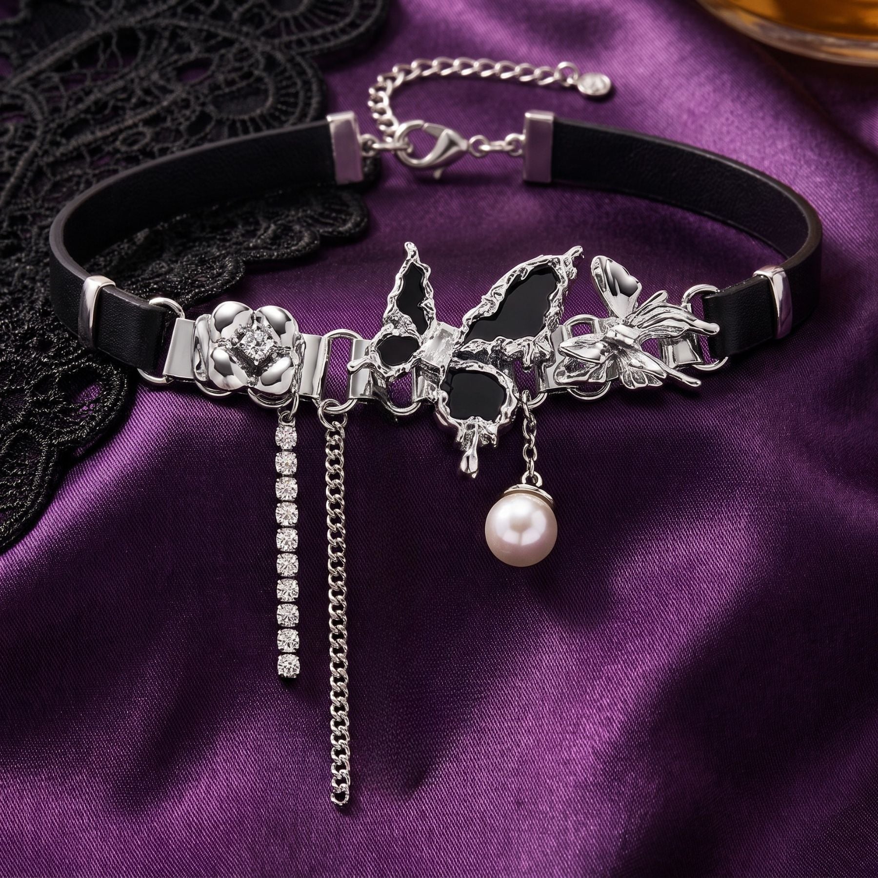 Dámský gotický motýlkový choker z mědi s černou imitací kůže