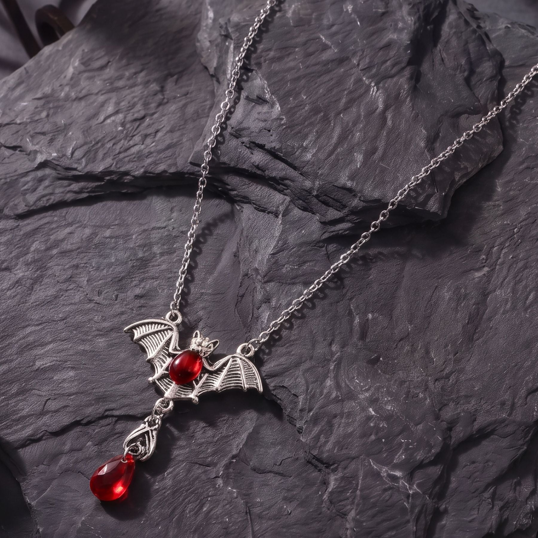 Collar gótico de murciélago para mujer, de aleación de zinc