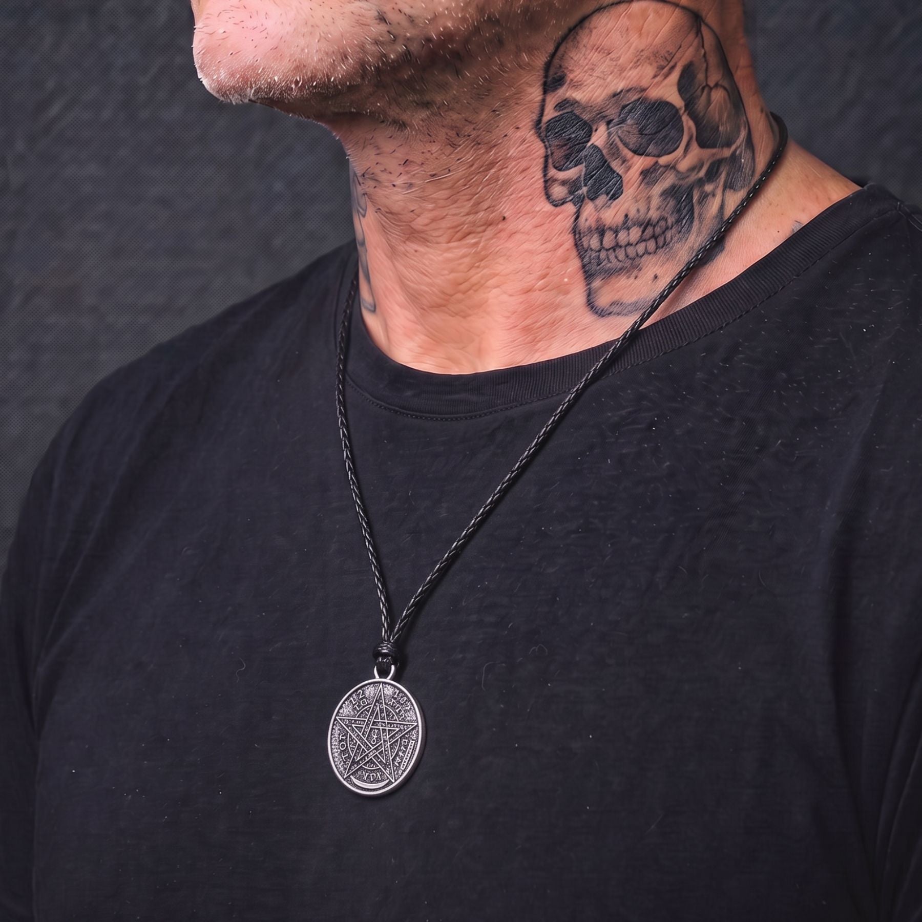 Satanische Pentagramm-Halskette für Herren, aus silberfarbener Zinklegierung, mystischer Stil