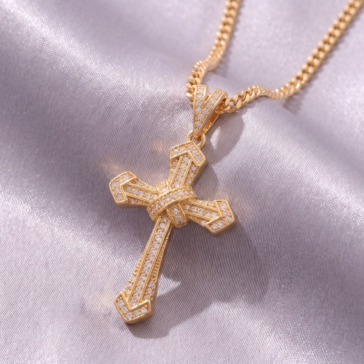 Collana con croce cristiana da donna, in acciaio inossidabile dorato, pendente geometrico incastonato con zirconi trasparenti