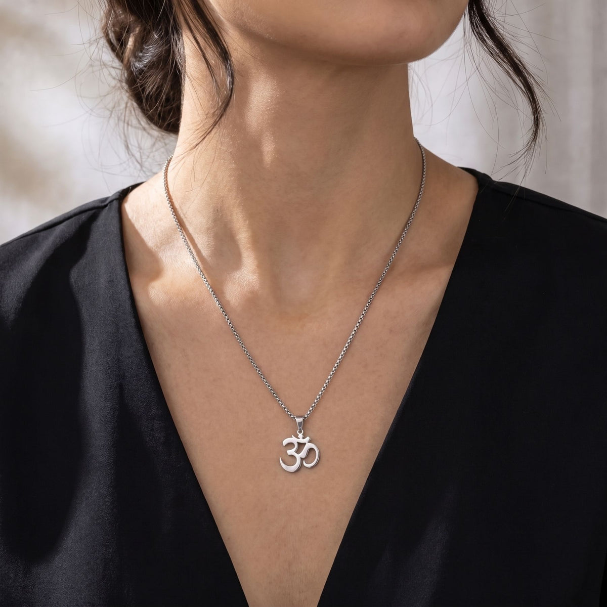 Collier symbole Om mixte, en acier inoxydable, symbole spirituel