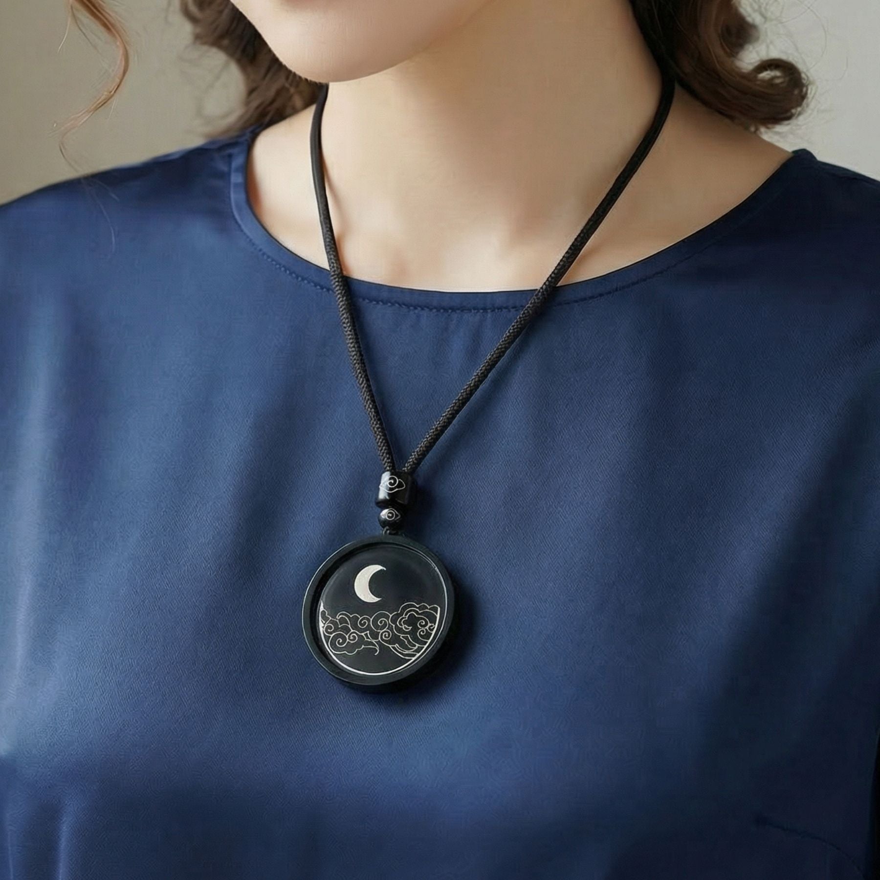 Collier en bois d’ébène noir, avec pendentif spirituel, incrustation argent, style rétro