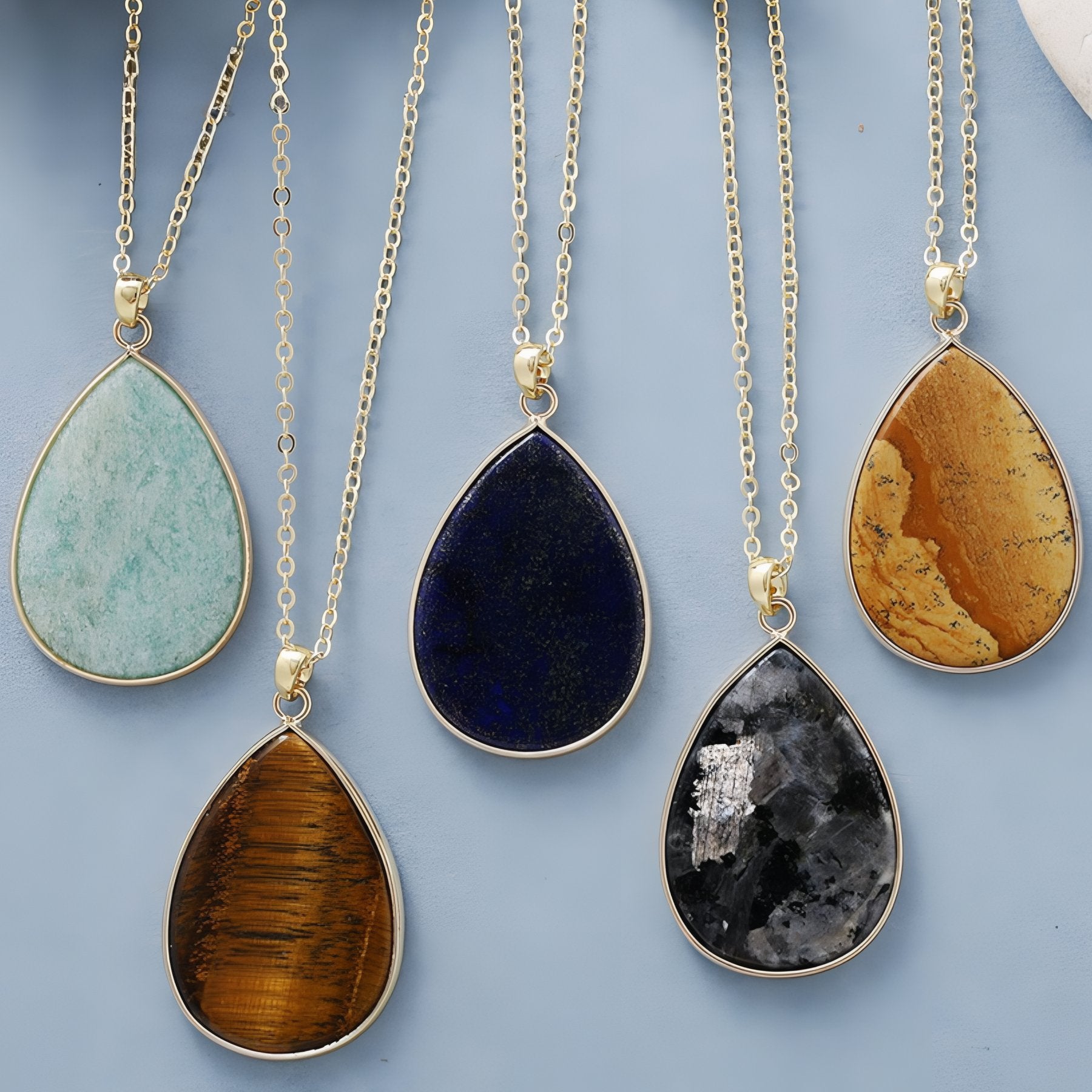 Teardrop pendant necklace for women, made of natural stone, bohemian style