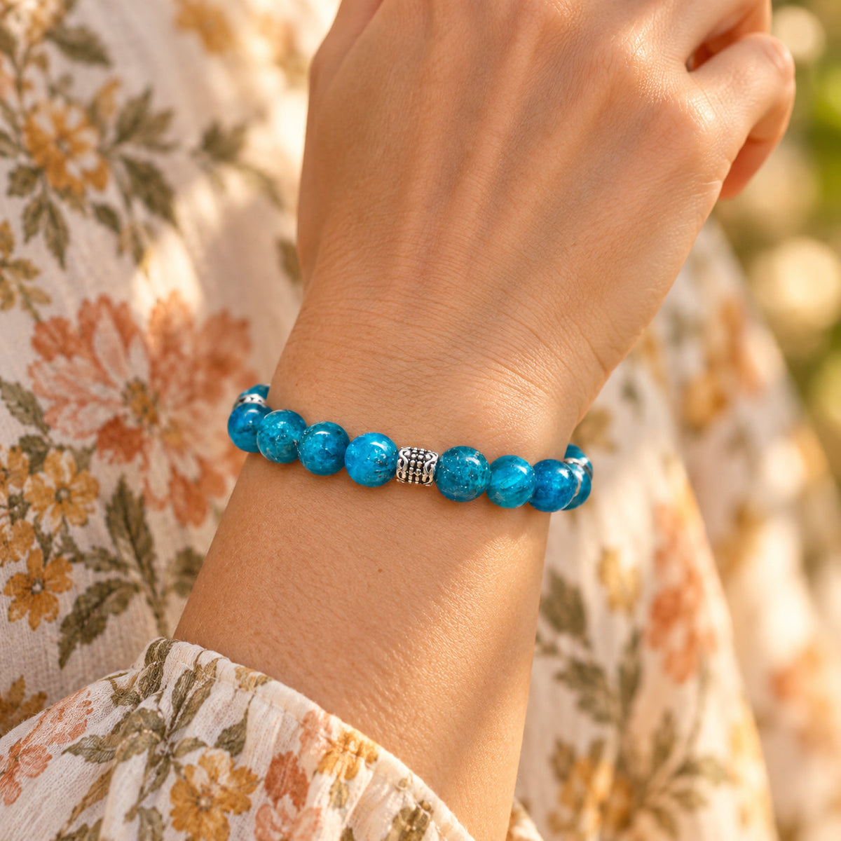 Bracelet Azurielle en apatite bleue, symbole d’équilibre et de renouveau