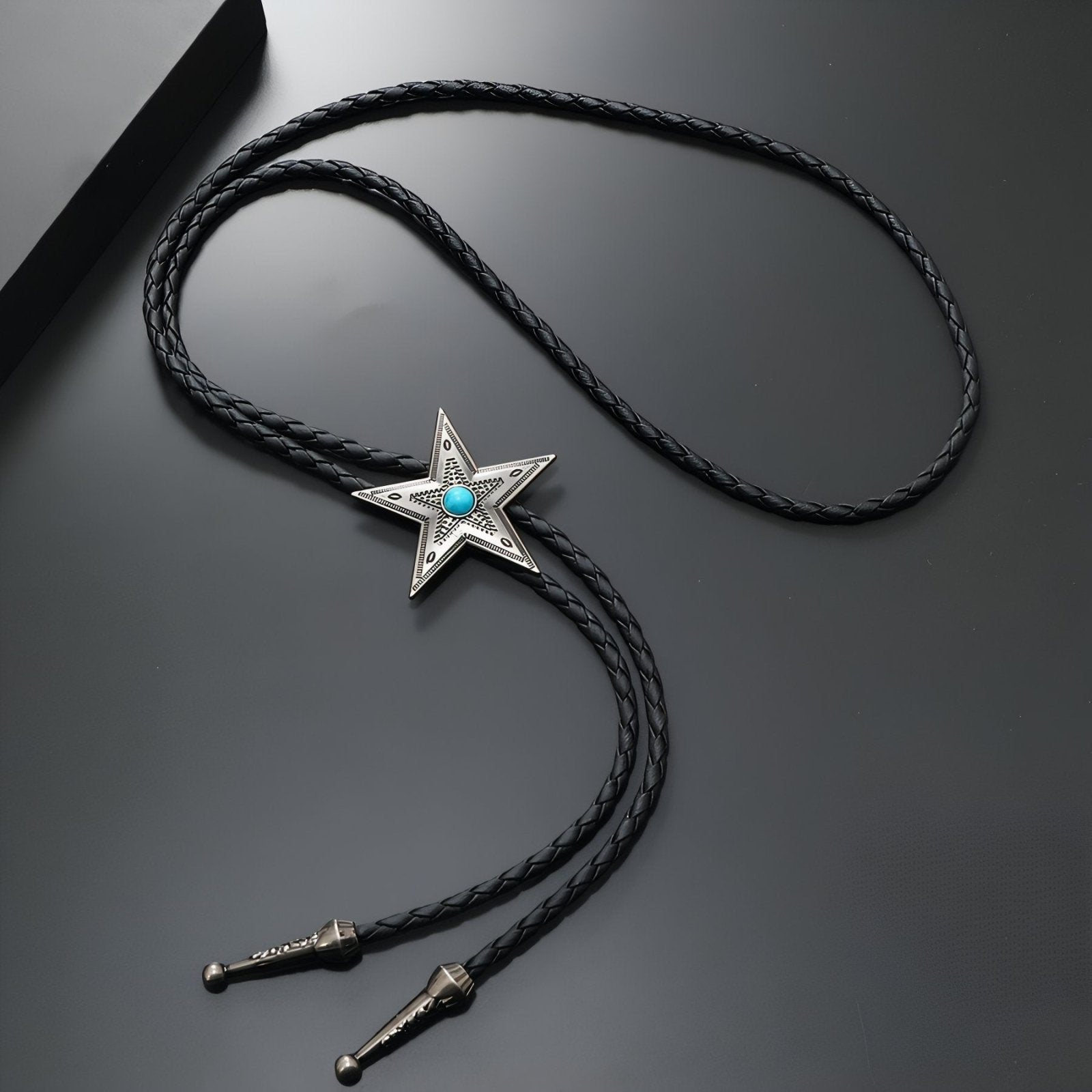 Bolo tie western, étoile vintage et pierre turquoise, cordon tressé noir, style cowboy unisexe