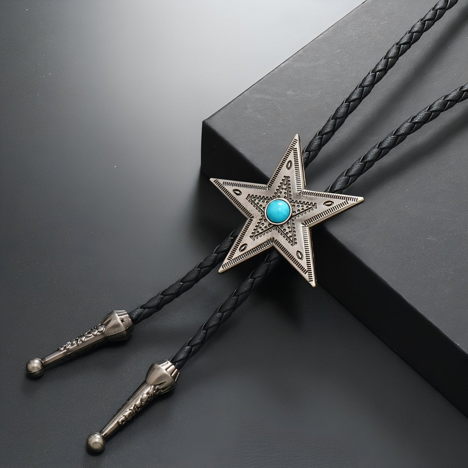 Bolo tie western, étoile vintage et pierre turquoise, cordon tressé noir, style cowboy unisexe