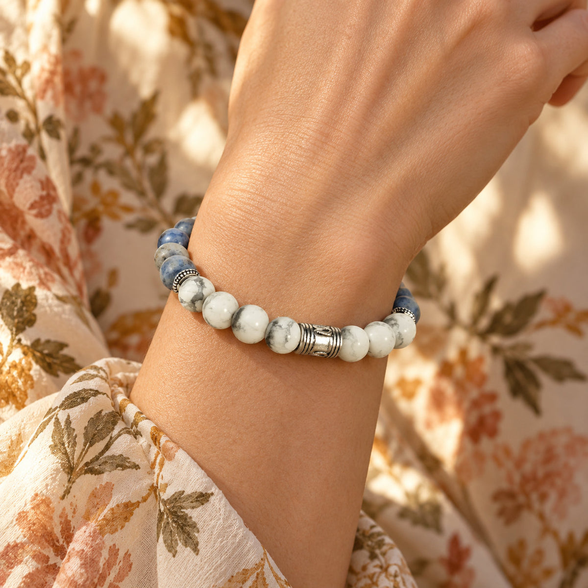 Bracelet Calmélys en howlite et sodalite, symbole de calme et d’harmonie