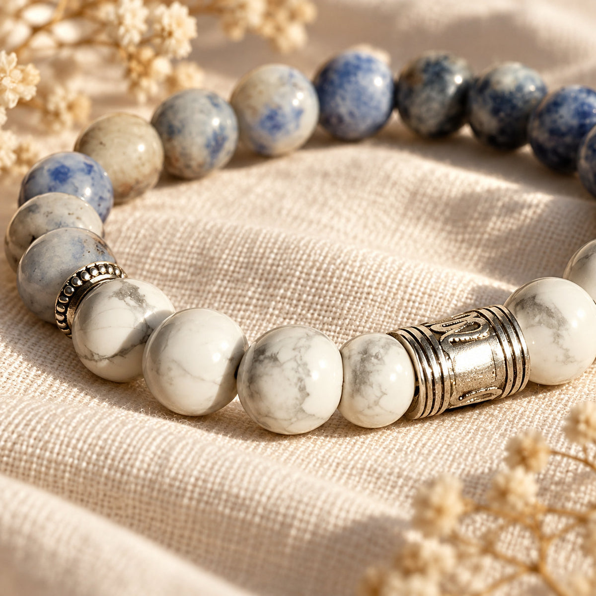 Bracelet Calmélys en howlite et sodalite, symbole de calme et d’harmonie