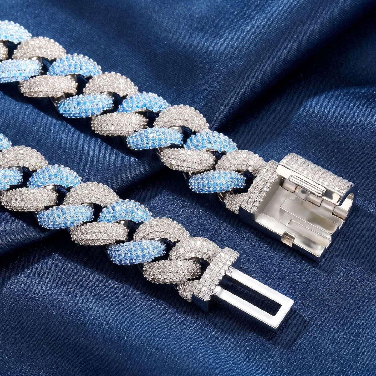 Chaîne ice à maille cubaine pour homme, en cuivre et zircon, maillons larges sertis de pierres blanches et bleues