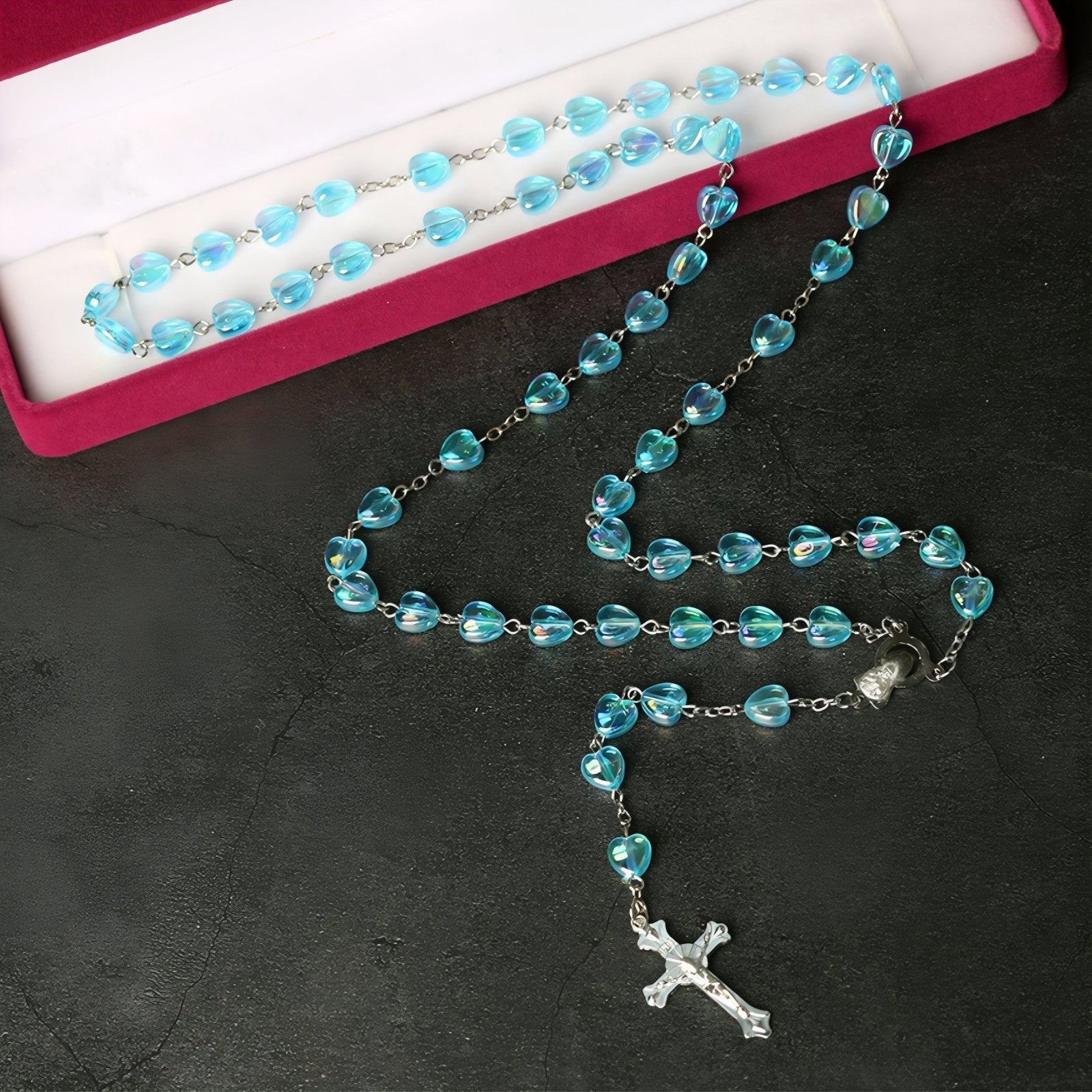 Chapelet collier catholique avec perles cœurs colorées en acrylique, en alliage métallique, avec croix et vierge Marie